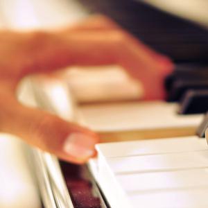 性感美女被大鸡巴日逼
