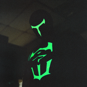 性感美女被大鸡巴日逼
